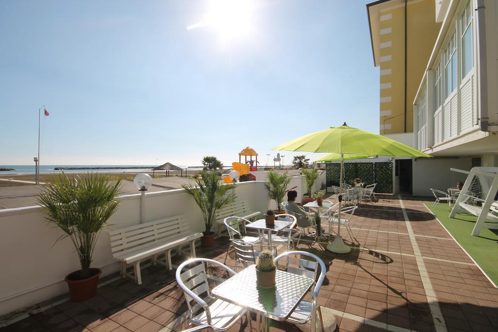 Hotel Belvedere Spiaggia Rímini Exterior foto