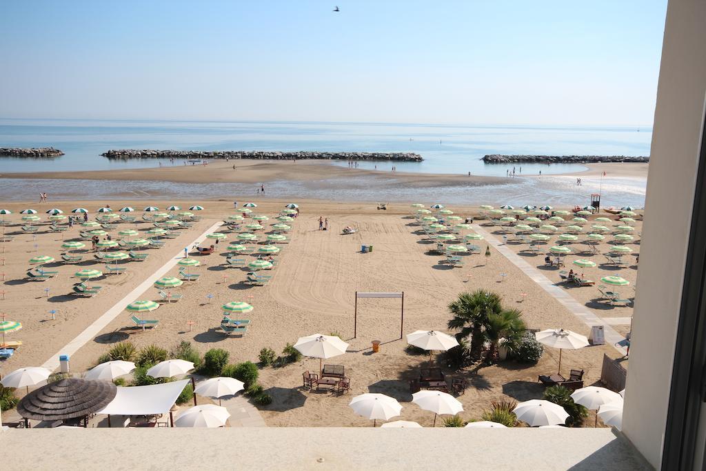 Hotel Belvedere Spiaggia Rímini Exterior foto